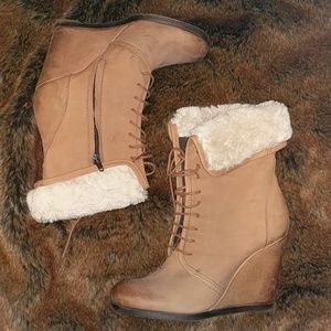 Wedge boots with the fur